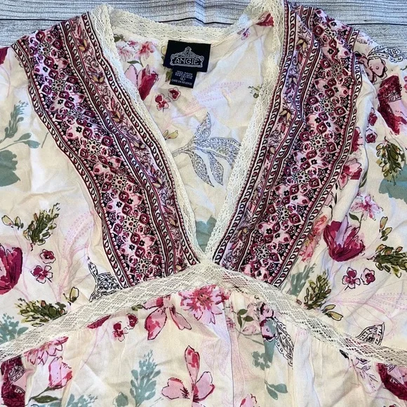 New Angie Top Size Large - Picture 4 of 5